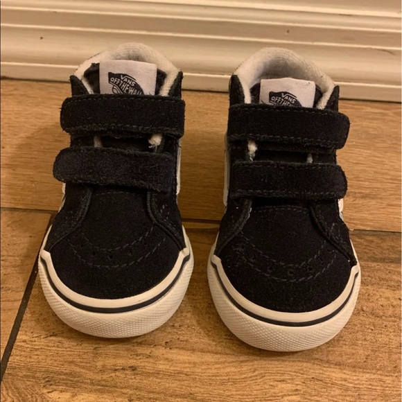 Vans - Picture 2 of 4